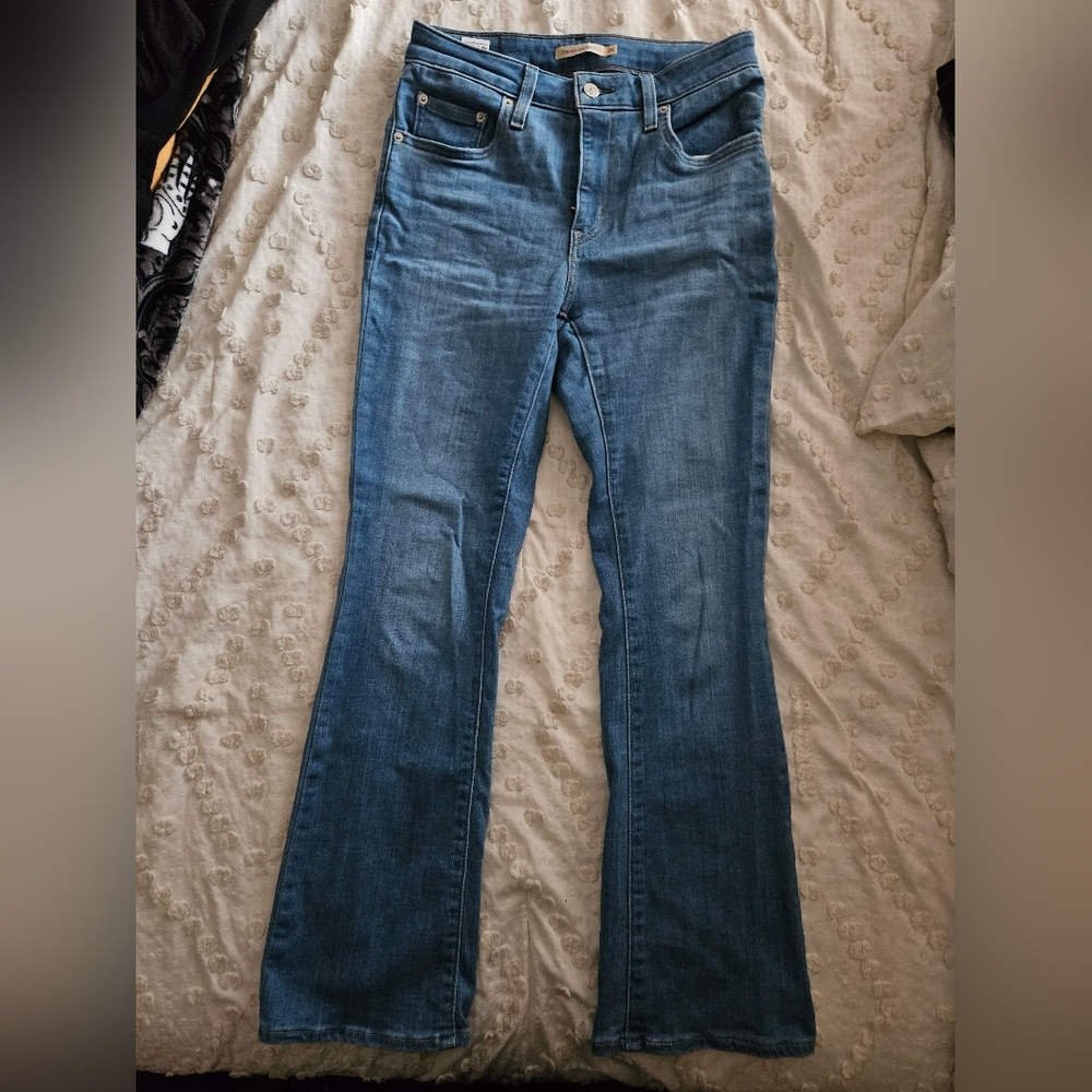 Bootcut Levis